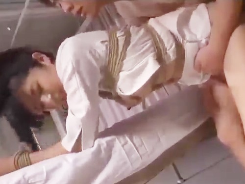 女性向けアダルト動画「先生を無理やり縛って保健室でレイプ☆超ドSな言葉を強要して濃厚キス攻め！シャツから見える大きな胸がとてもいやらしい♪」のシーン画像