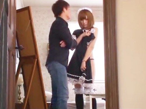 女性向けアダルト動画「☆メイドさんがおぼっちゃまに電マで責められる！大量の潮吹きでベットはビチョビチョ☆ごめんなさい・・・許してください・・・。」のシーン画像