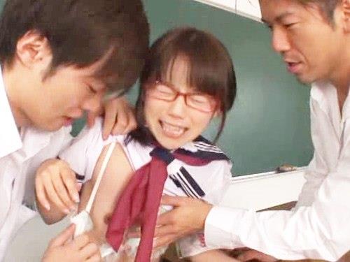 女性向けアダルト動画「学校でタバコを発見して風紀委員の女子が注意したら、逆に２人からレイプされちゃった！一徹くんと阿川さんのテクにイキまくる～♪」のシーン画像