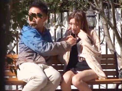 女性向けアダルト動画「☆カップルの多い公園のベンチで青姦プレイ！恥ずかしがる女性もどんどん大胆になっていきます！」のシーン画像
