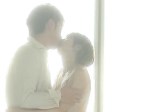 女性向けアダルト動画「☆結婚して初めて一緒に迎える朝・・・清々しい朝陽を浴びながらカラダを重ねる２人・・・♪」のシーン画像