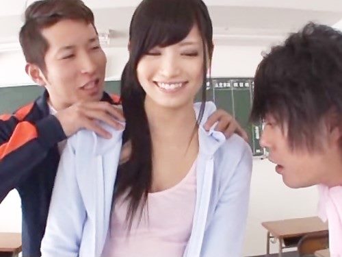 女性向けアダルト動画「教育実習生にムラムラする2人の男性教諭と生徒ｗマッサージからの濃厚3P☆」のシーン画像