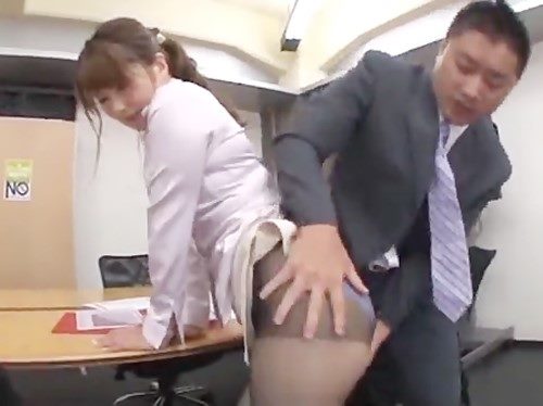 女性向けアダルト動画「魅惑のお尻のせいでセクハラされても気持ちよさに負けちゃいますｗ」のシーン画像