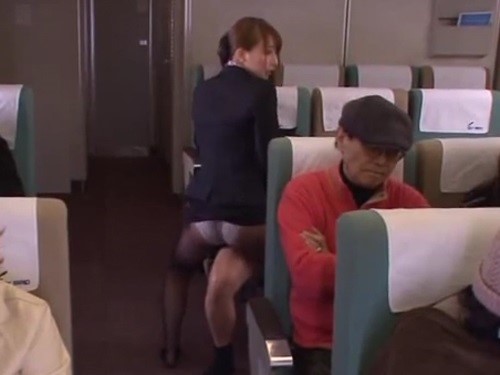 女性向けアダルト動画「性接客しちゃいます！運行中に男性客におもてなしｗ次々にリクエストが♪」のシーン画像