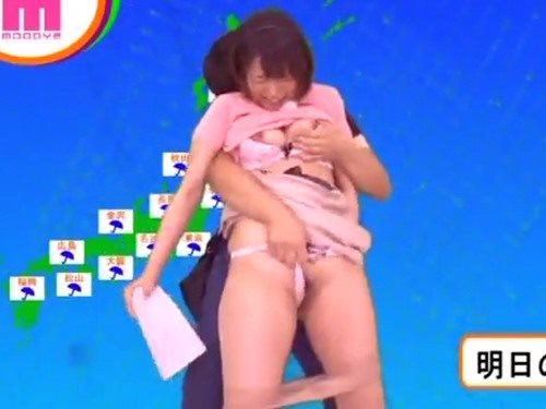 女性向けアダルト動画「お天気お姉さんがリハーサル中にいやらしいとこいっぱいされちゃいます！！」のシーン画像