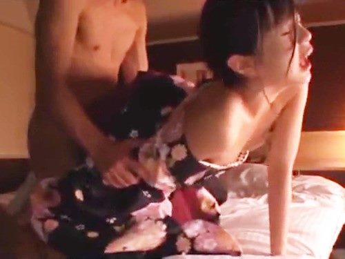 女性向けアダルト動画「姫始めは着物姿で♪いつもより妖艶な姿にお互い興奮しちゃいます！！」のシーン画像
