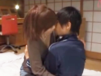 ☆義姉とイケナイ関係に！まだ女性慣れしてない男性をリードしながらエッチ指導♪本物の男にしちゃいます！のサムネイル画像