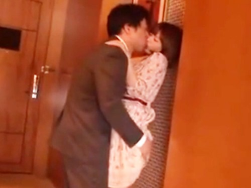 女性向けアダルト動画「☆イケナイ恋だけど好きになってしまった・・・。職場の上司と不倫関係に。心もカラダも離れられない!」のシーン画像