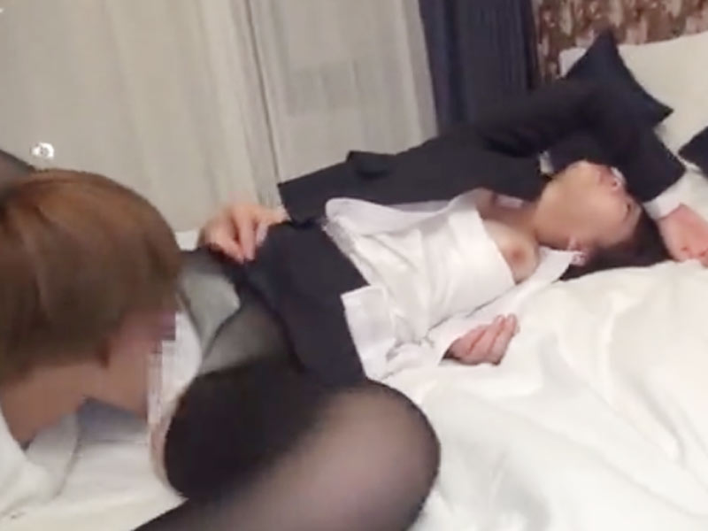 女性向けアダルト動画「仕事帰りに野獣セックスしちゃいますｗストッキングの穴からクリ責めされて絶叫イキ！！」のシーン画像